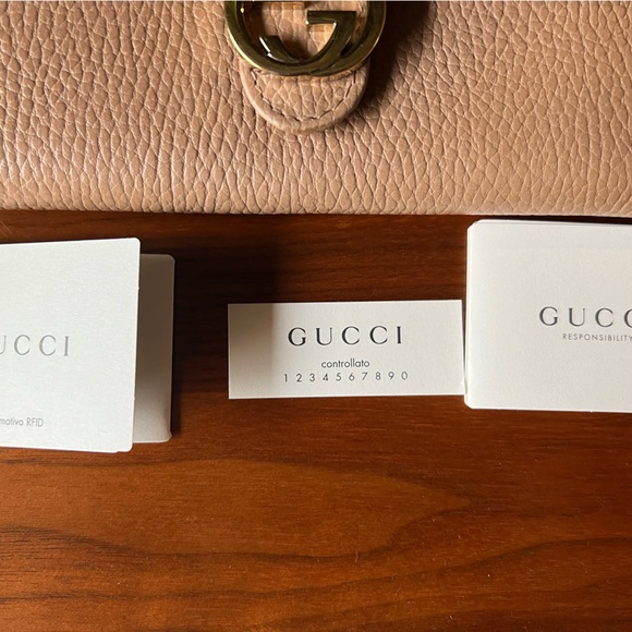 Authentic Gucci Wallet (never used) - Picture 5 of 5